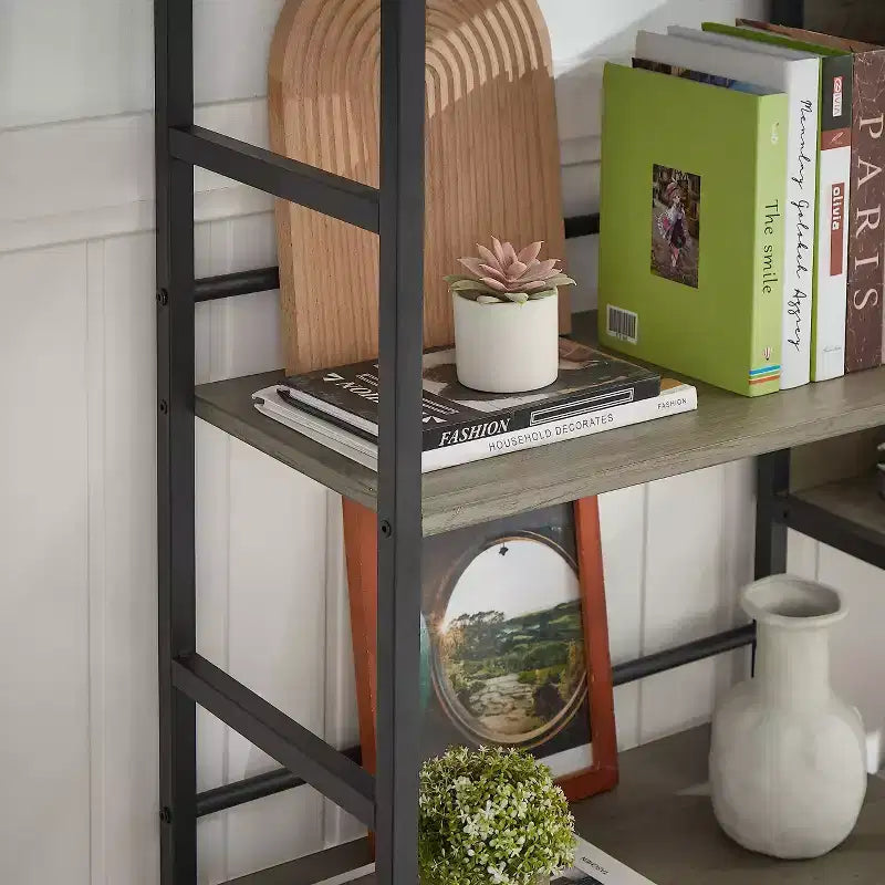 Scaffale a cinque ripiani a tripla colonna, scaffali alti autoportanti, scaffali rustici regolabili in stile industriale, librerie moderne per camera da letto