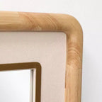 Specchio Decorativo da Parete Rettangolare con Angoli Arrotondati, Cornice in Legno di Caucciù (Hevea) da 35 mm con Dettagli in Ecopelle Marrone